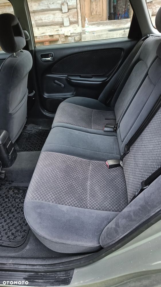 Toyota Avensis 1.6 VVT-i Terra - 14