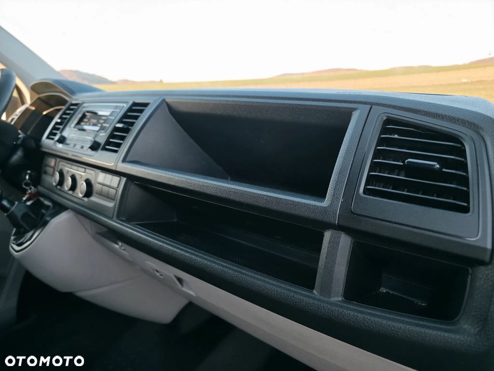 Volkswagen Transporter - 12