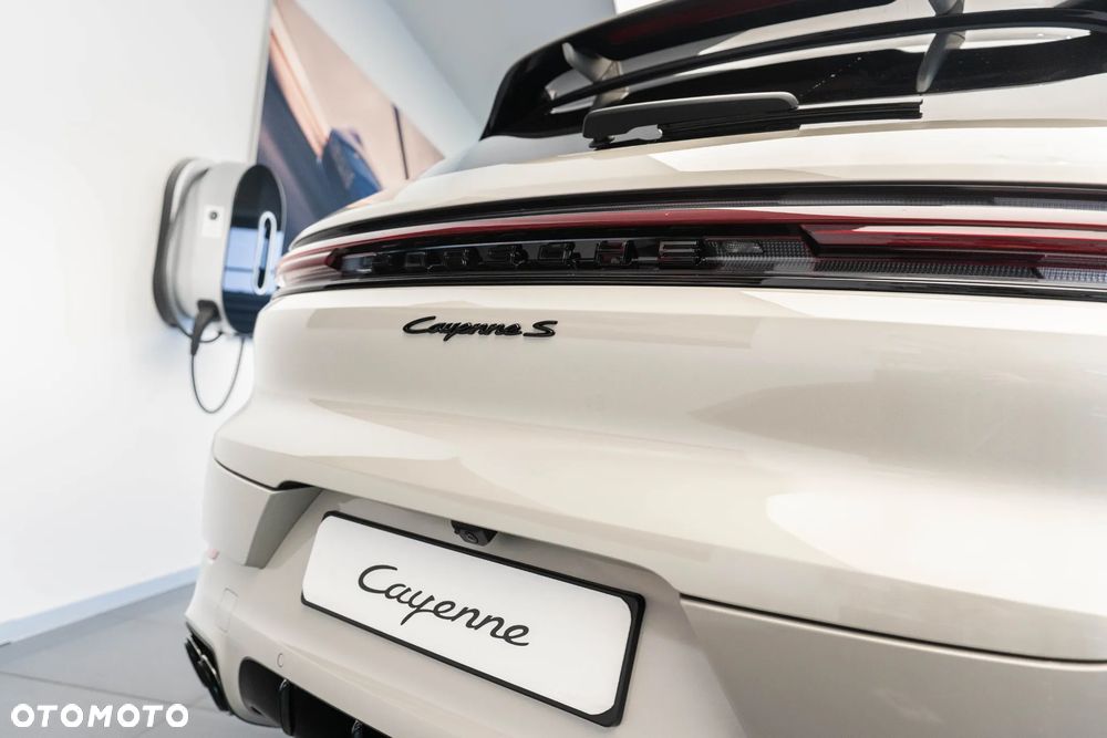 Porsche Cayenne E-Hybrid PHEV Black Edition - 35