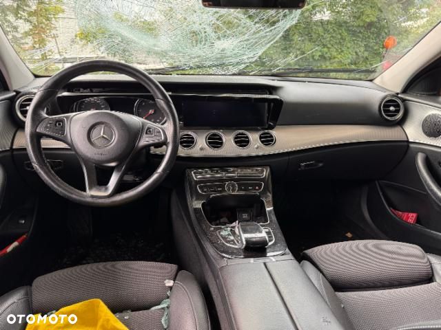 Mercedes-Benz Klasa E 220 d 9G-TRONIC - 20