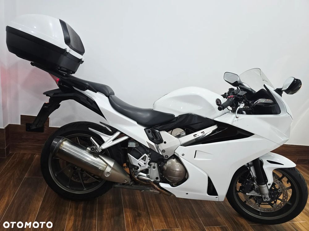 Honda VFR - 19