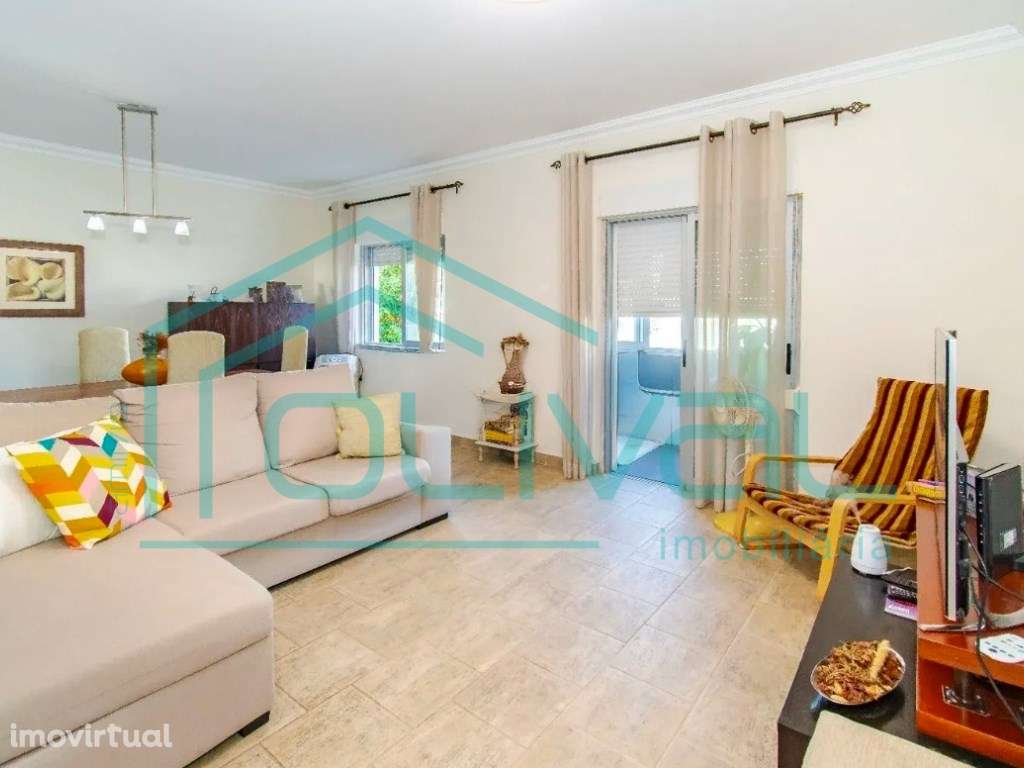 Apartamento T4 à venda na Rua Egas Moniz - Grande imagem: 2/18