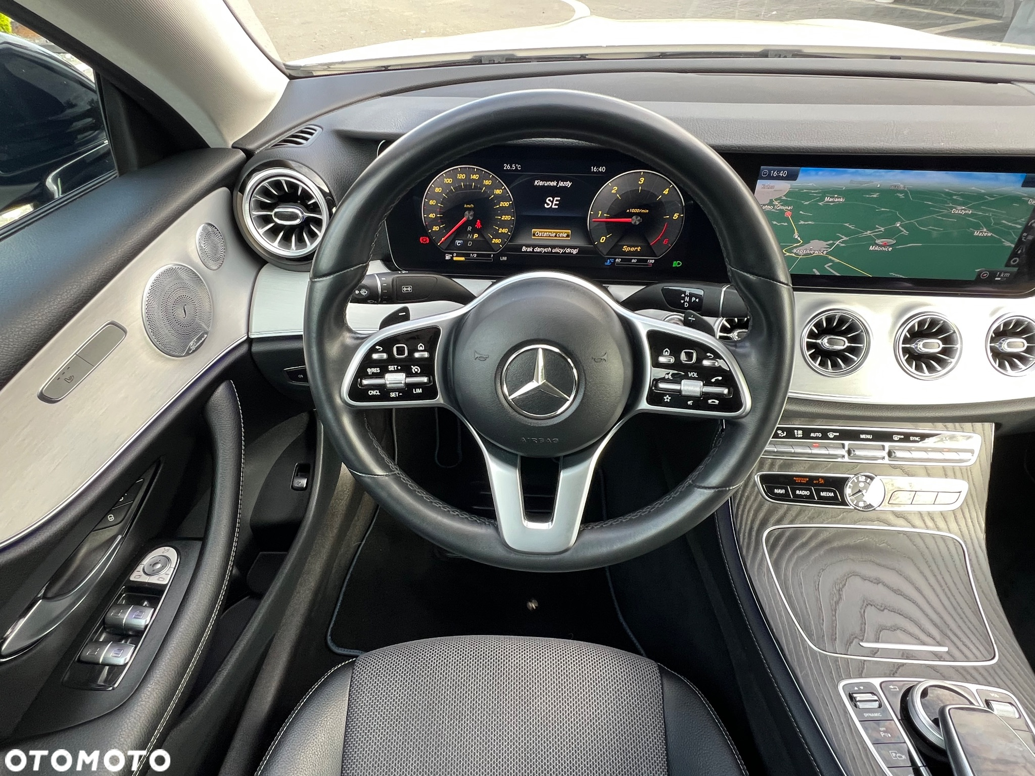 Mercedes-Benz Klasa E 220 d Coupe 9G-TRONIC - 28