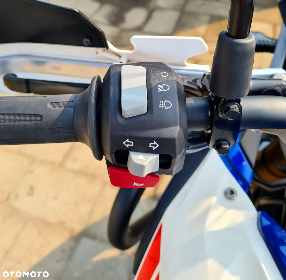 BMW G - 7