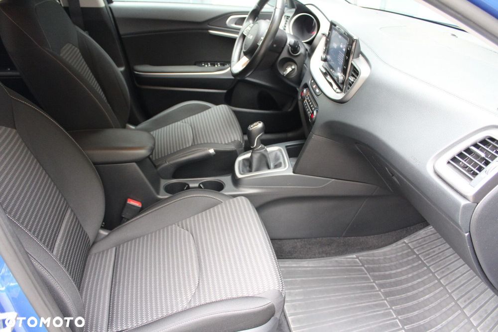 Kia XCeed - 16