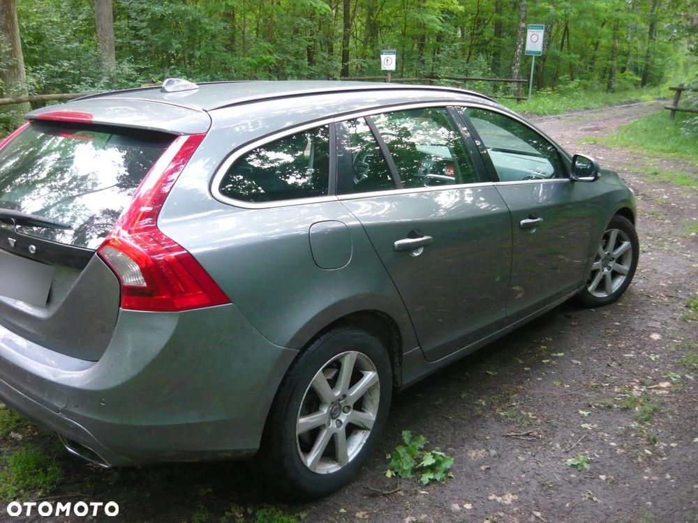 Volvo V60 D3 Drive-E Momentum - 17