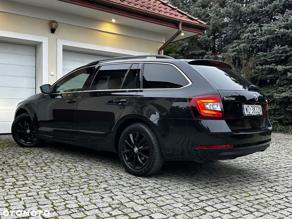 Skoda Octavia 1.5 TSI ACT Style DSG - 5