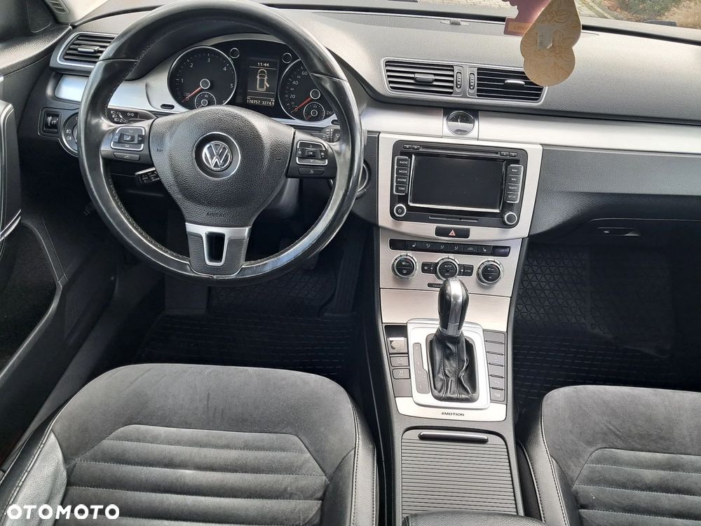 Volkswagen Passat Variant 2.0 TDI 4Motion DPF DSG Highline - 3