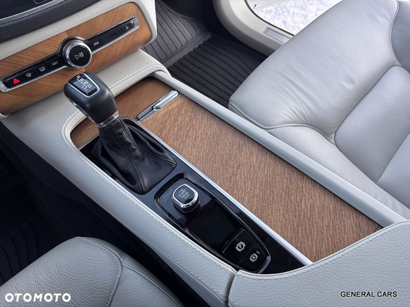 Volvo XC 90 T6 AWD Momentum 7os - 38