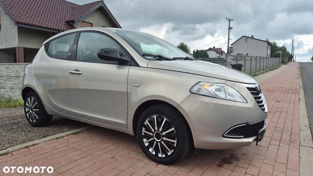 Lancia Ypsilon Y 1.2 8v Platinum - 17