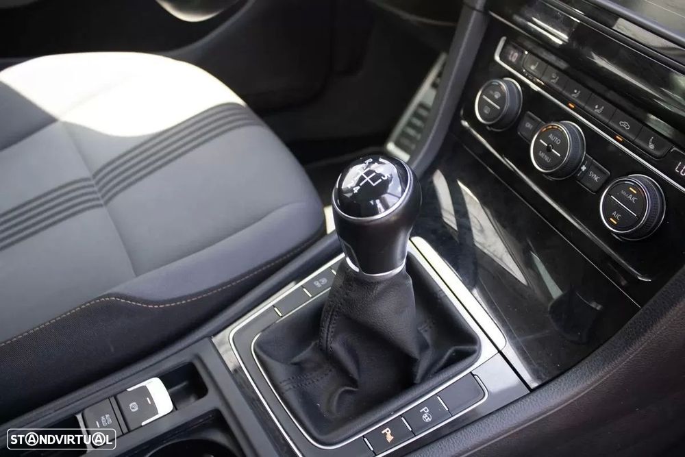 VW Golf Variant 1.6 TDi Highline - 24