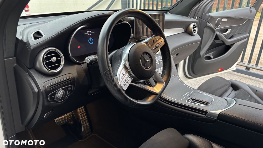 Mercedes-Benz GLC - 26