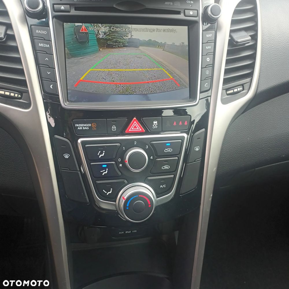 Hyundai i30 blue 1.6 CRDi Trend - 4