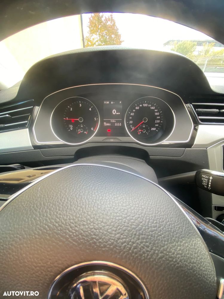 Volkswagen Passat 2.0 TDI DSG (BlueMotion Technology) Comfortline - 10