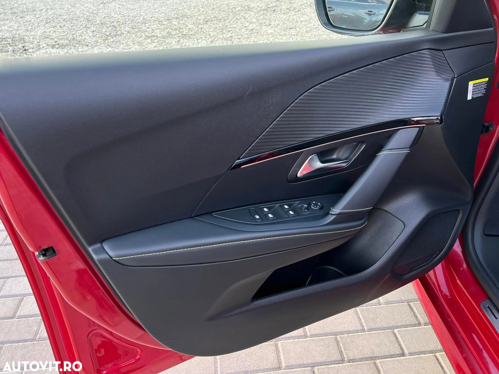 Peugeot 208 PureTech 100 GT Pack - 17