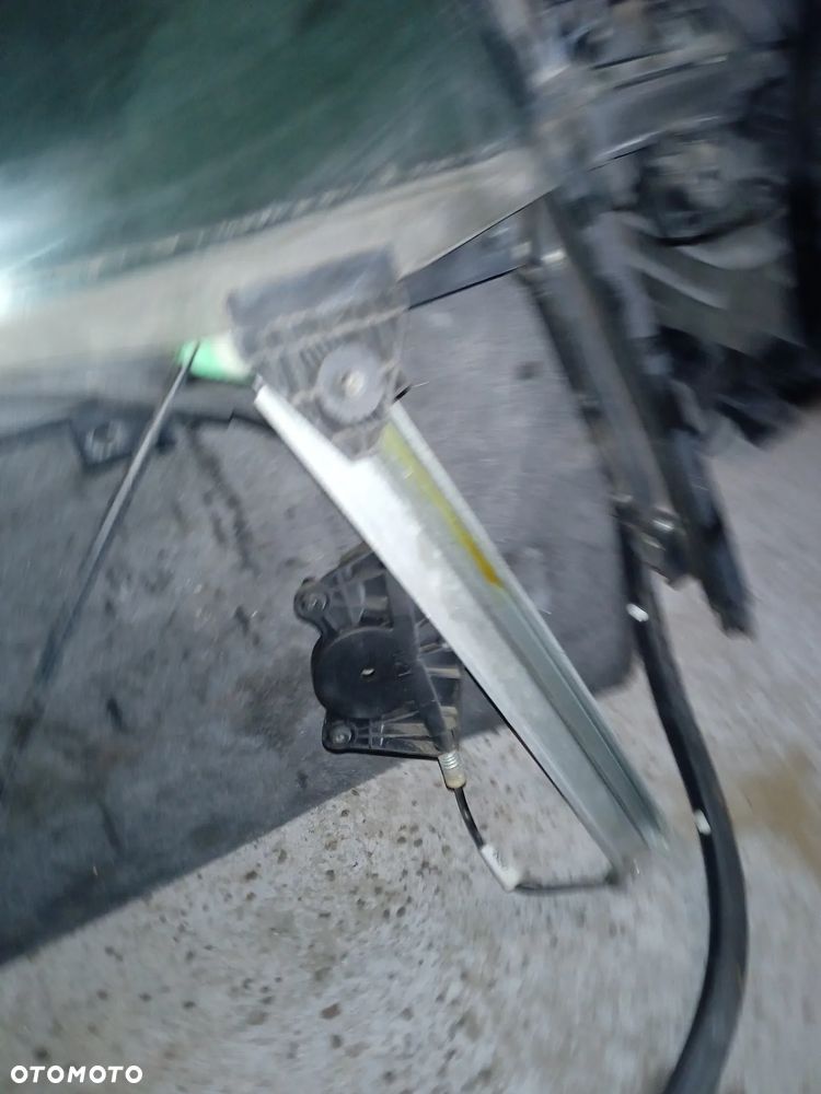 MECHANIZM PODNOŚNIK SZYBY PRAWY PRZÓD RAMKA SZYBA AUDI A4 B6 B7  MECHANIZM PODNOŚNIK SZYBY PRAWY PRZÓD RAMKA SZYBA AUDI A4 B6 B7 - 3