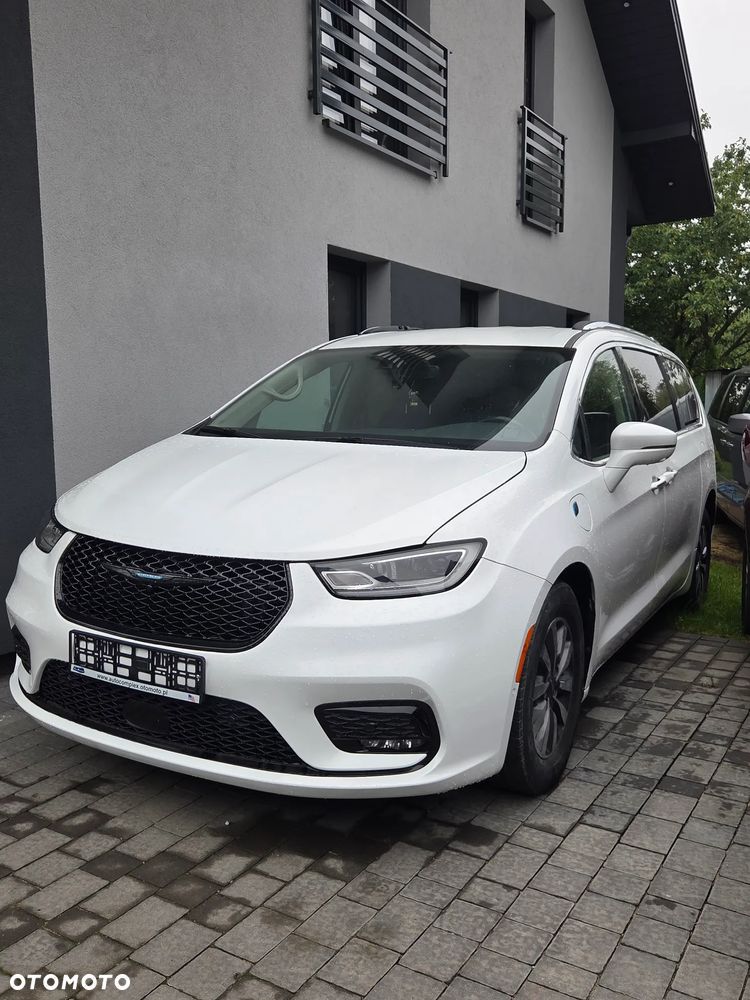 Chrysler Pacifica - 10