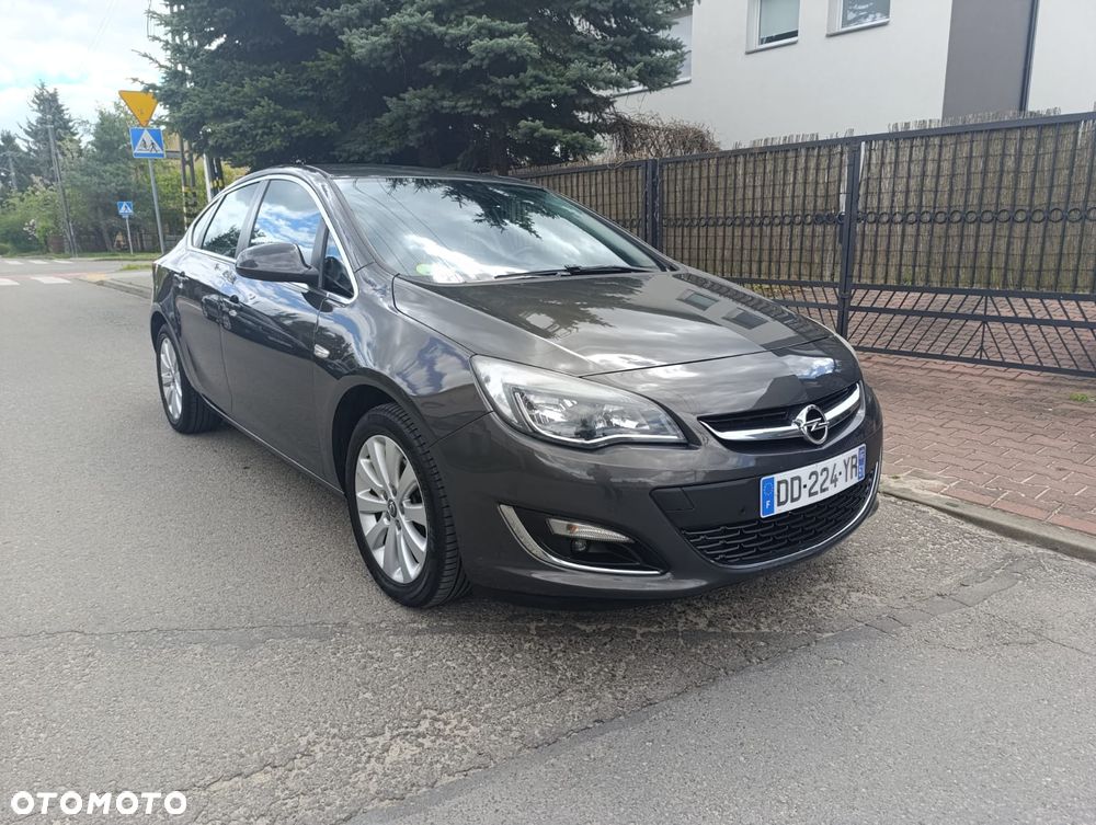 Opel Astra 1.6 CDTI DPF ecoFLEX Start/Stop Exklusiv - 1