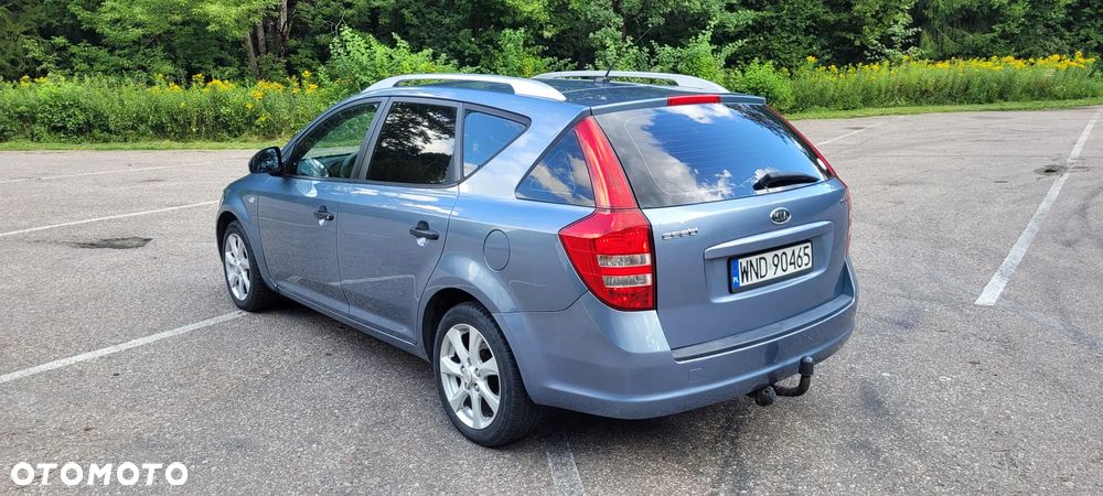 Kia Ceed - 4