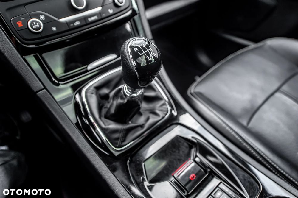 Ford S-Max 2.0 TDCi DPF Titanium X - 39