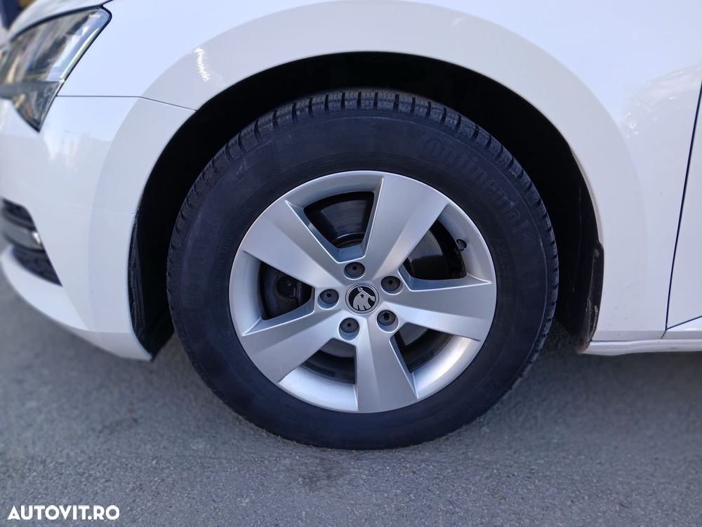 Skoda Superb 2.0 TDI DSG Style - 33