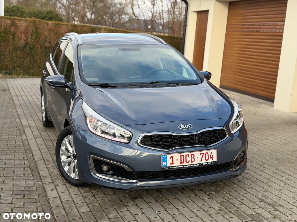 Kia Ceed - 37