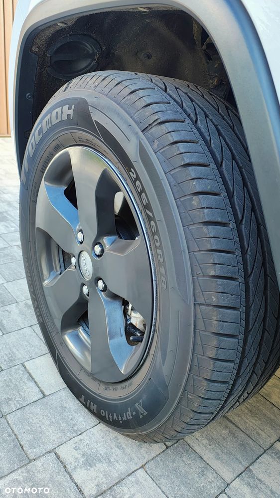 Jeep Grand Cherokee - 12