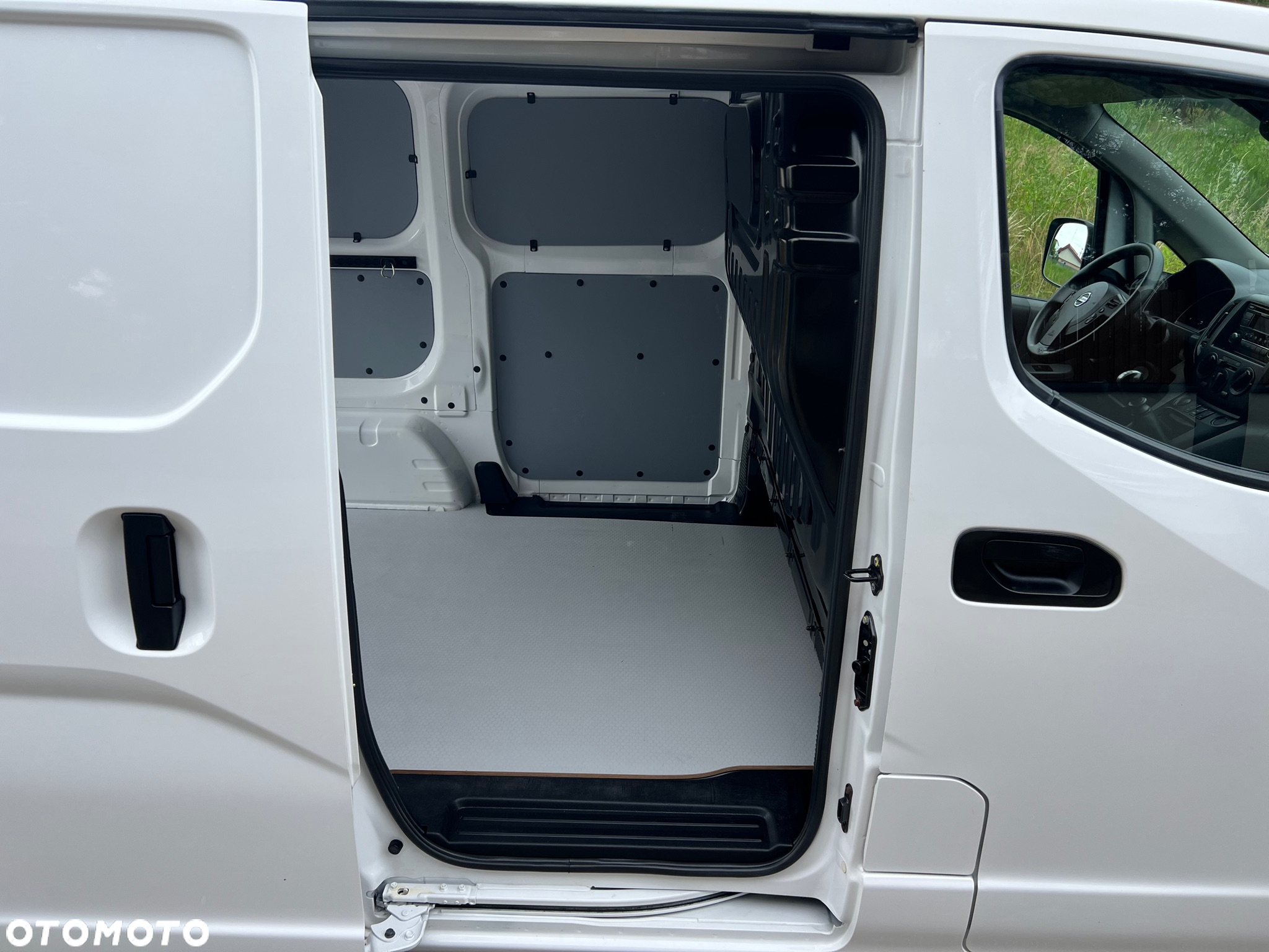 Nissan NV200 - 29