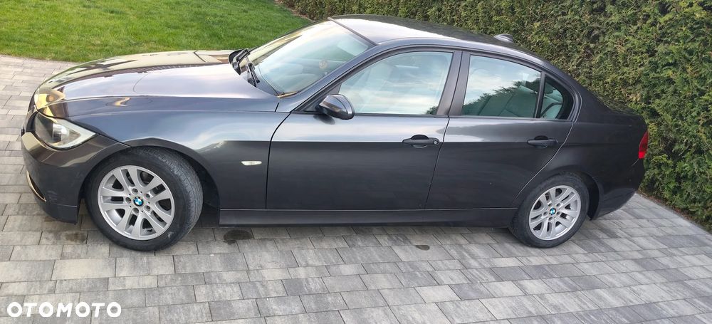 BMW Seria 3 320i - 7