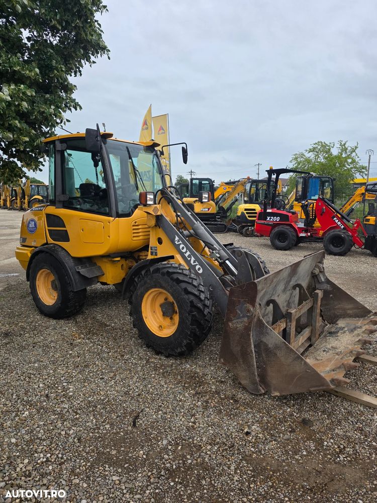 Volvo L25F miniincarcator incarcator frontal compact vola minivola - 9