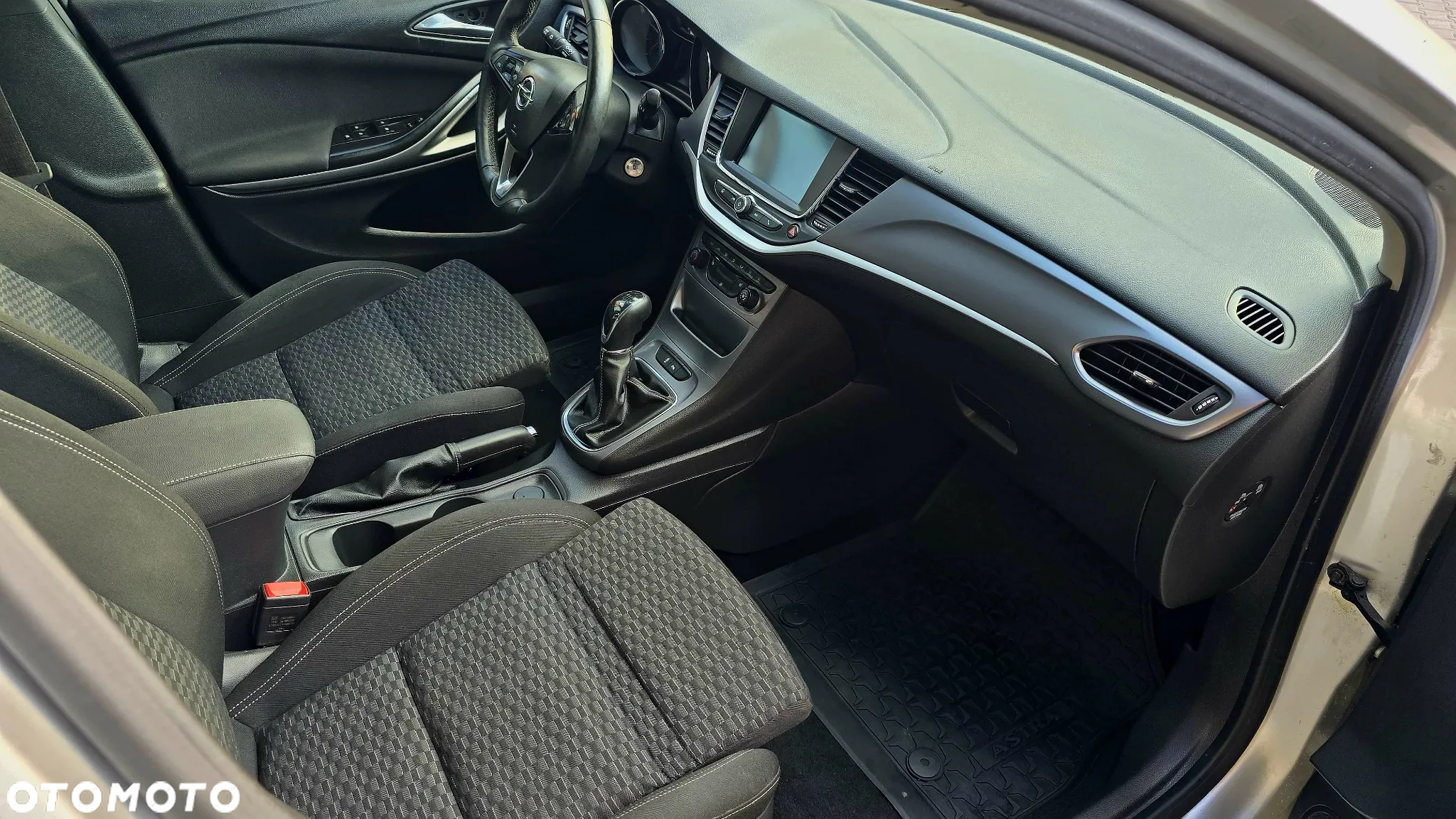 Opel Astra 1.4 Turbo Edition - 19