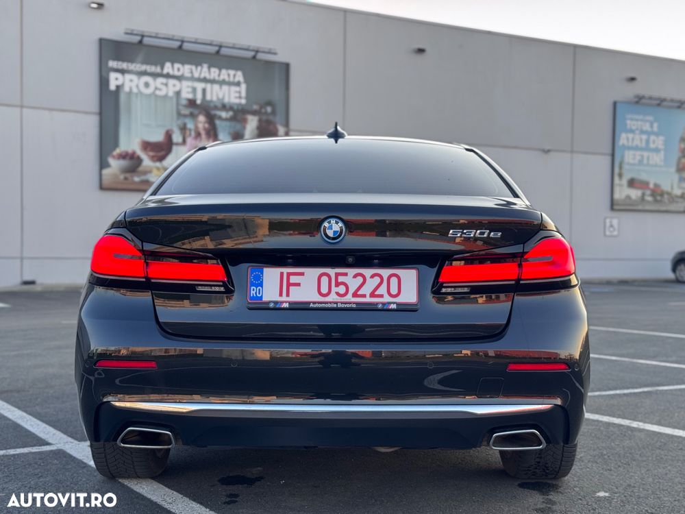 BMW Seria 5 530e Aut. Luxury Line - 12