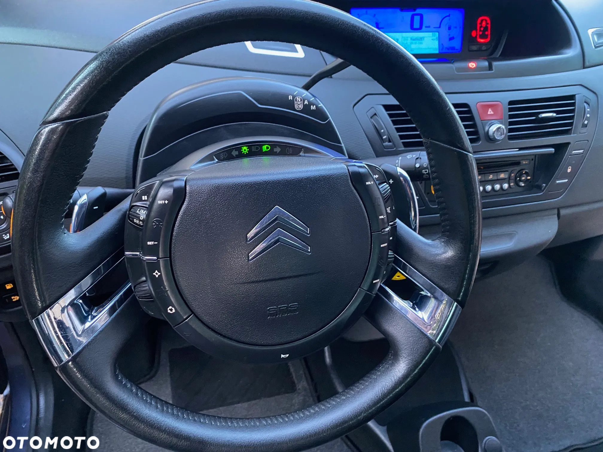 Citroën C4 Picasso THP 150 EGS6 Exclusive - 24