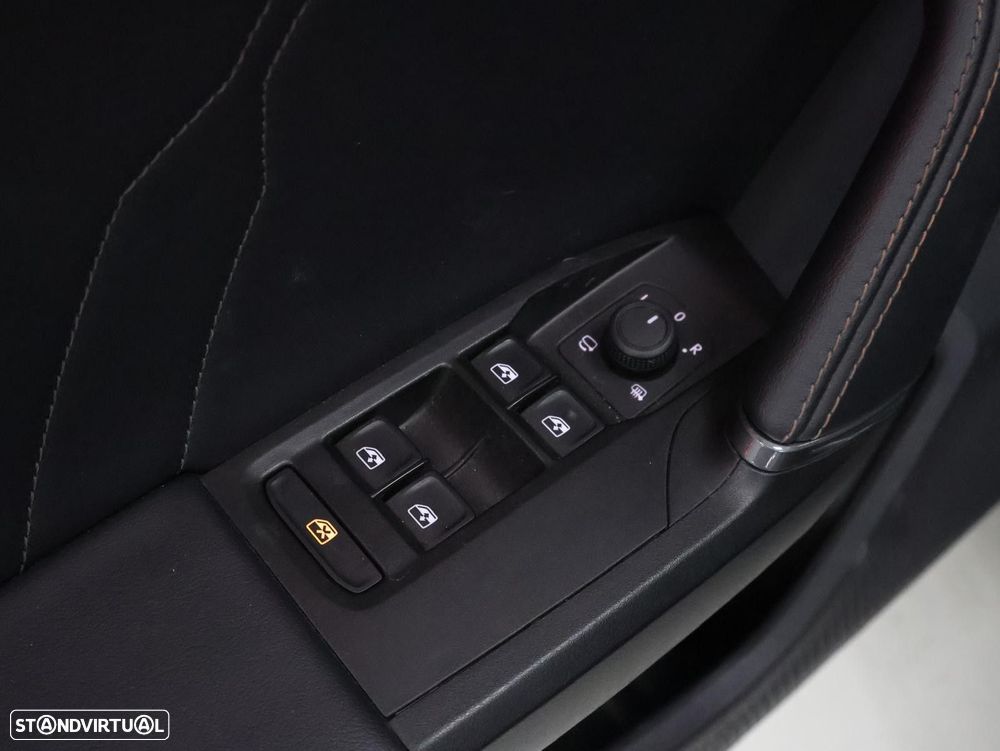 Cupra Leon ST 1.5 eTSI MID DSG - 12