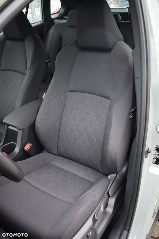 Toyota Corolla Cross - 13