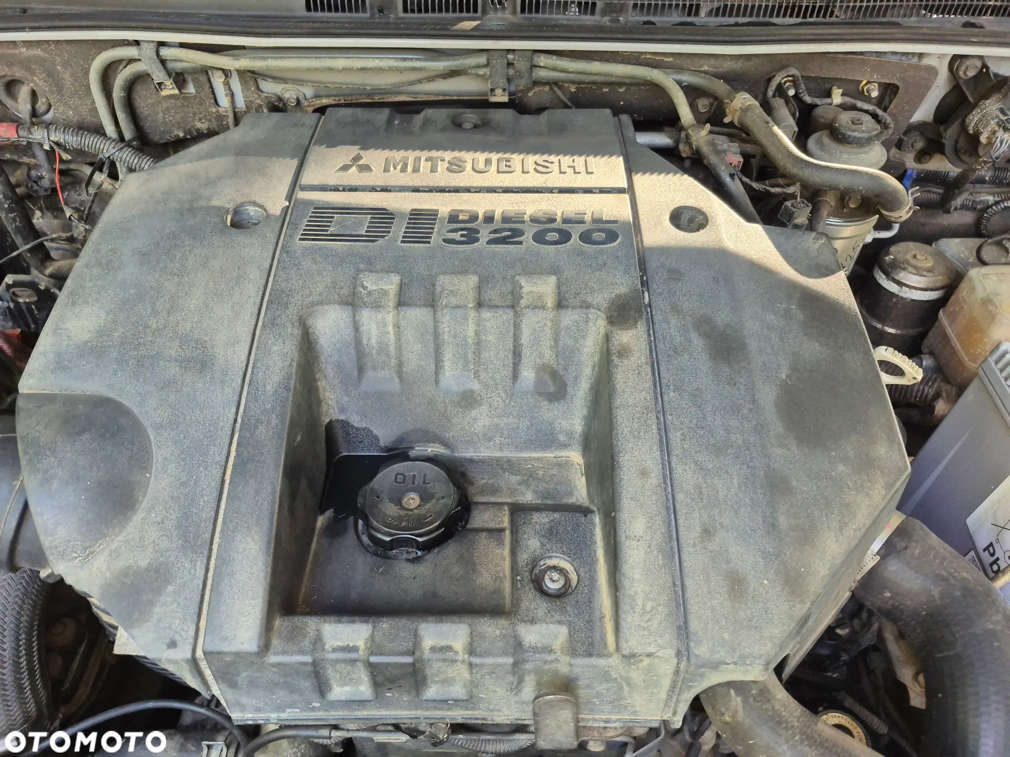 Mitsubishi Pajero - 20