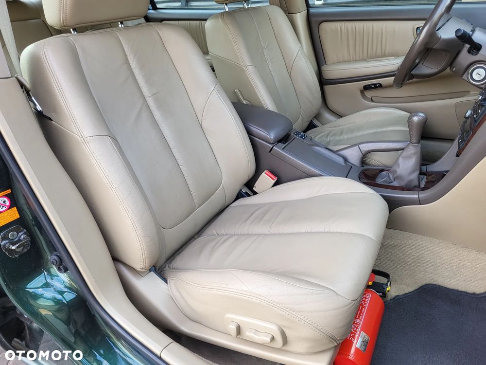 Nissan Maxima 2.0 Elegance - 33