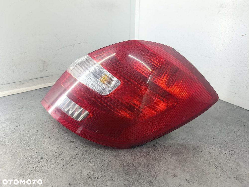 LAMPA TYLNA PRAWA SKODA FABIA II FL ZSB5J6945096 HATCHBACK - 6