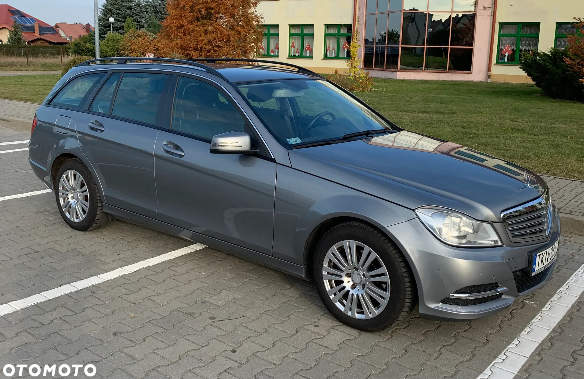 Mercedes-Benz Klasa C 180 T (BlueEFFICIENCY) Elegance - 2