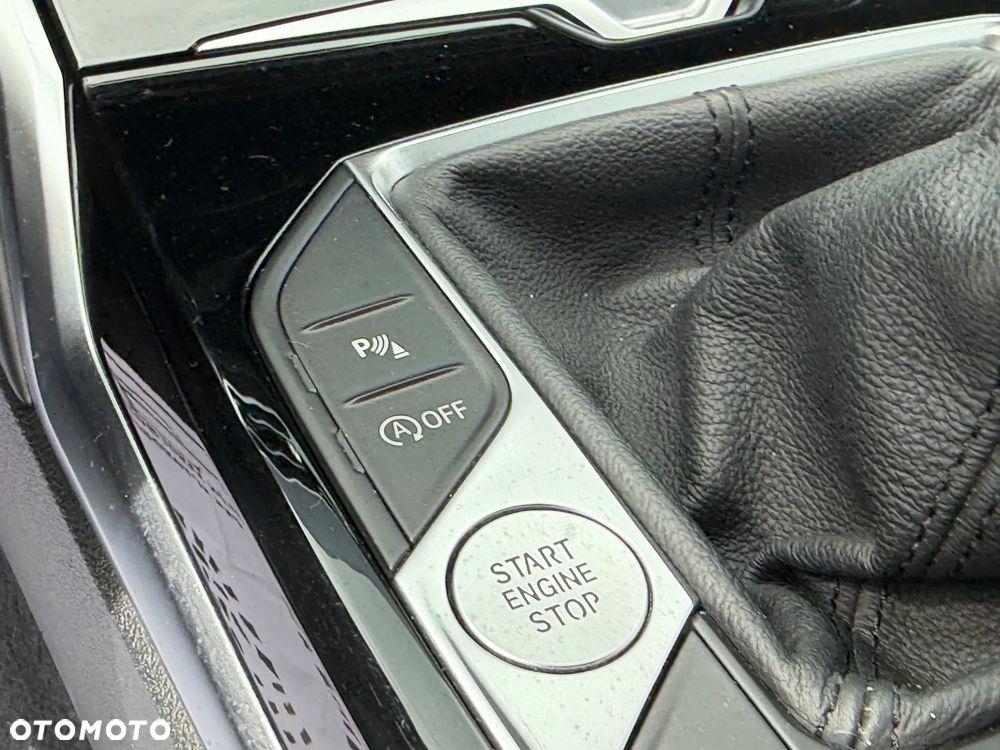 BMW Seria 3 318i - 19