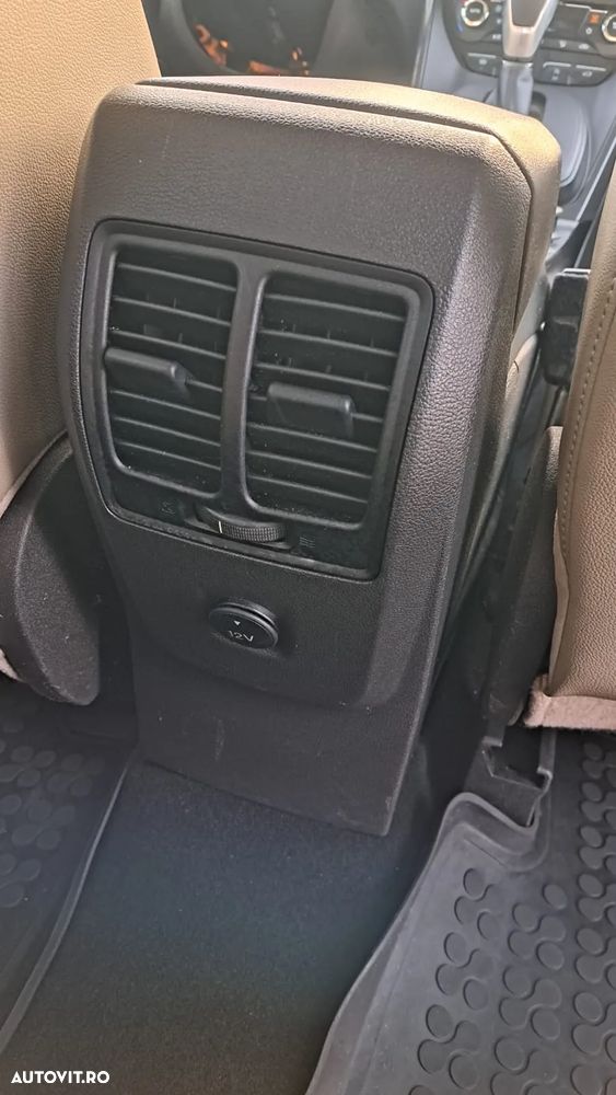 Ford Kuga 2.0 TDCi Powershift 4WD Titanium - 6