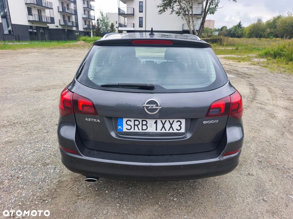 Opel Astra 2.0 CDTI Cosmo - 4