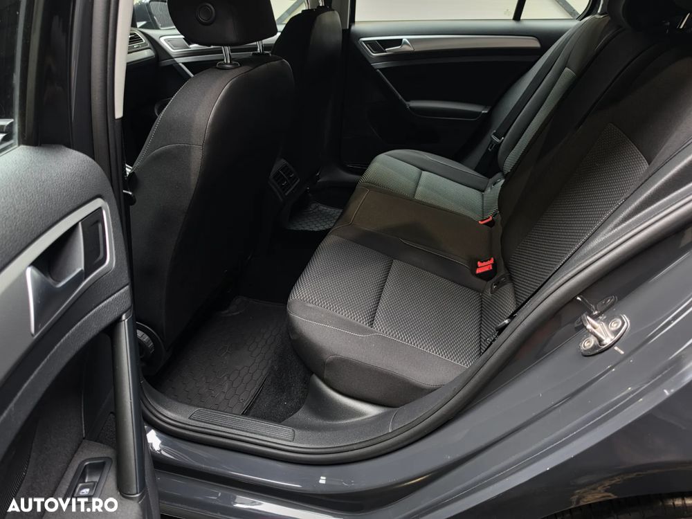 Volkswagen Golf 1.6 TDI Comfortline - 14