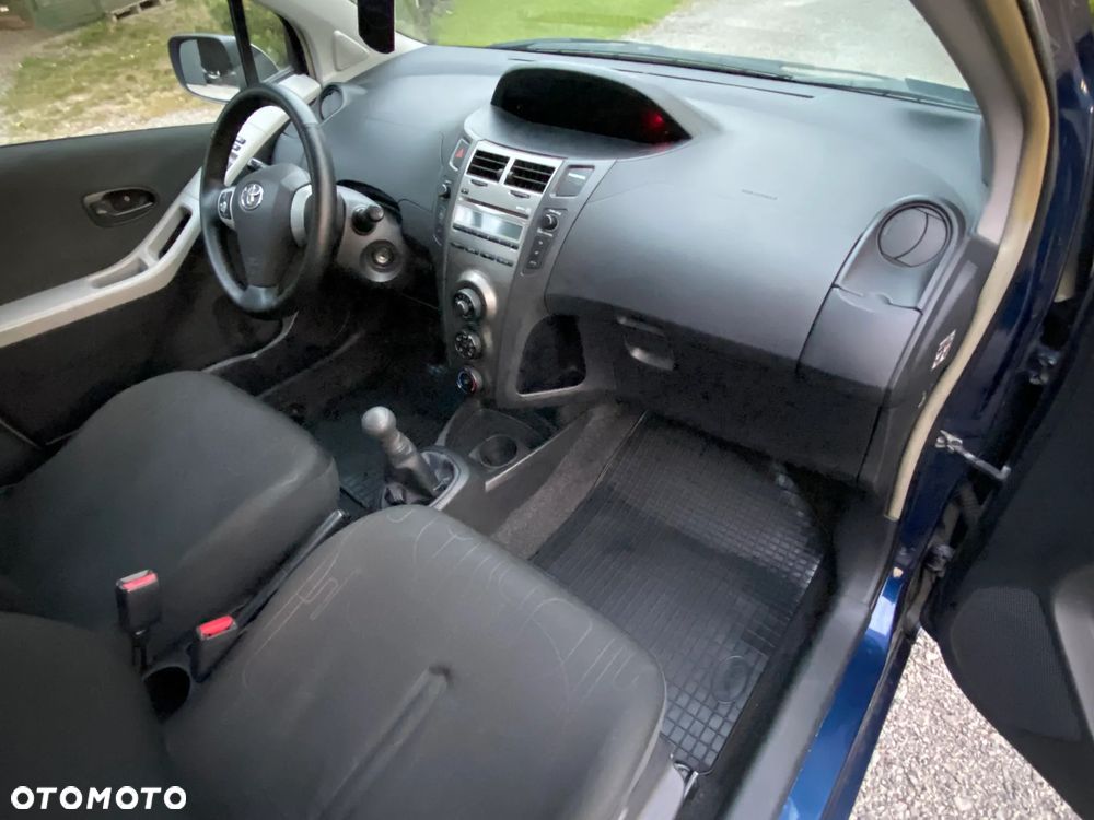Toyota Yaris - 7