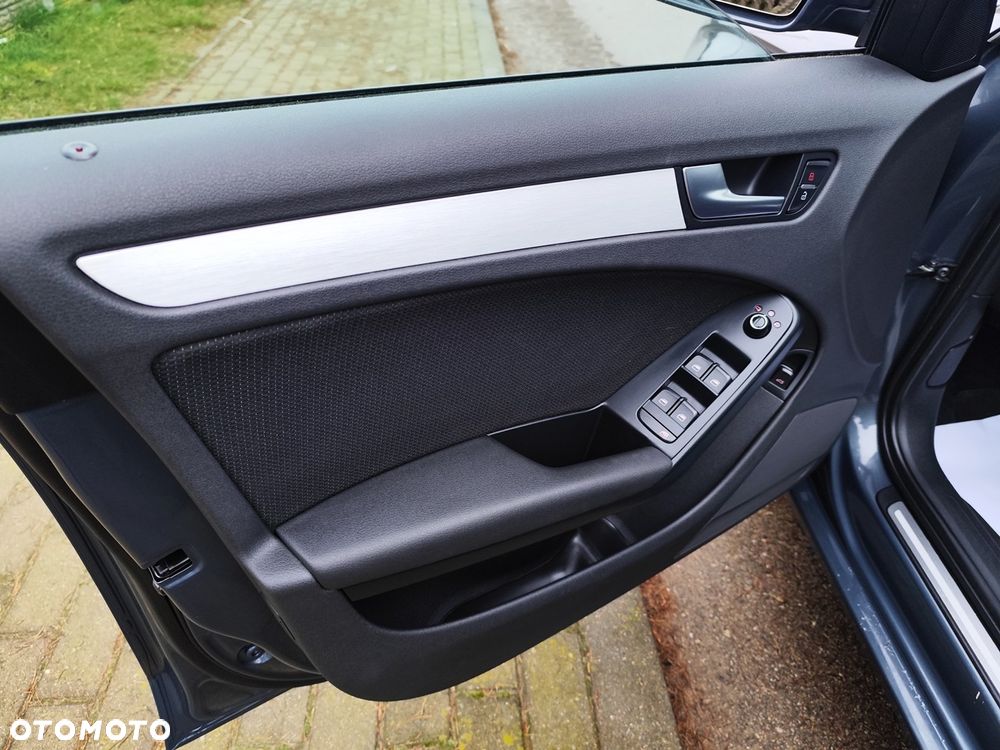 Audi A4 Limousine - 37