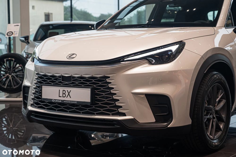Lexus LBX 1.5 Hybrid - 4