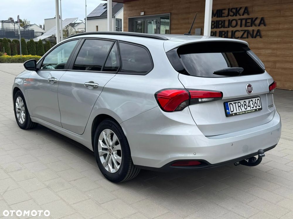 Fiat Tipo 1.4 T-Jet Lounge - 4
