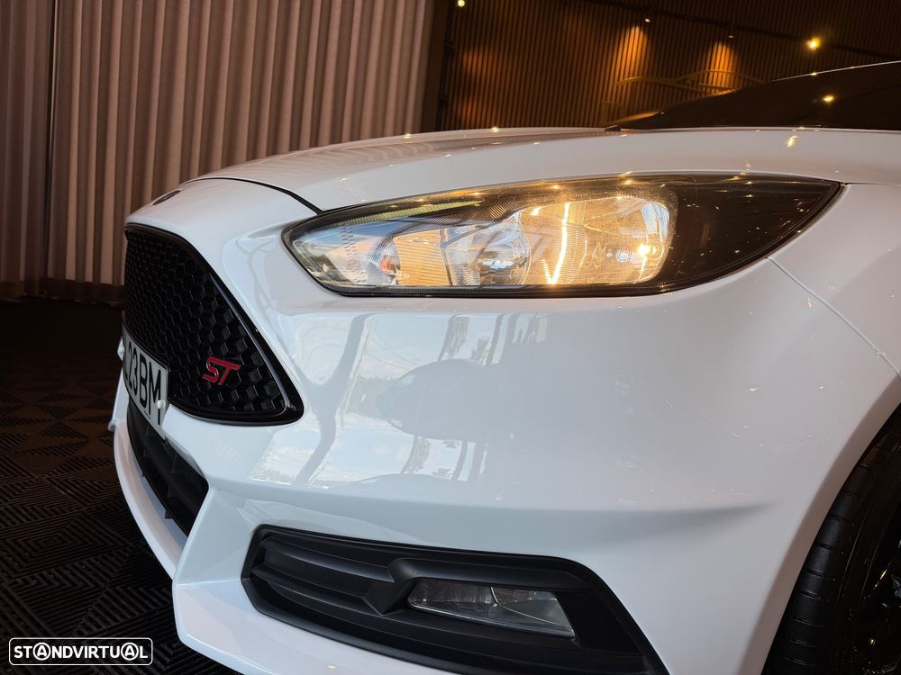 Ford Focus SW 2.0 TDCi ST-2 - 11