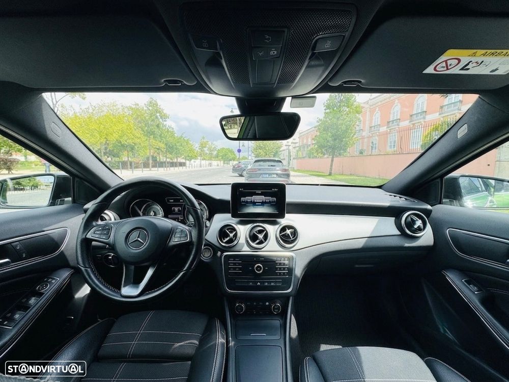 Mercedes-Benz GLA 180 d 7G-DCT Urban - 11