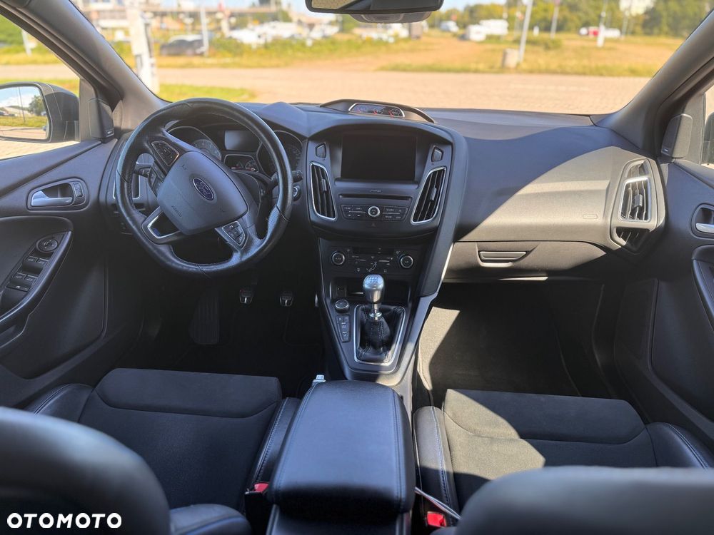 Ford Focus 2.3 EcoBoost RS - 19